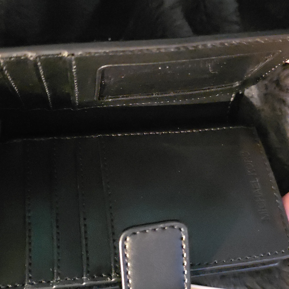 Low Start NWT Michael Kors Black Jet SETWallet with Vibrant Accents - Picture 2 of 2